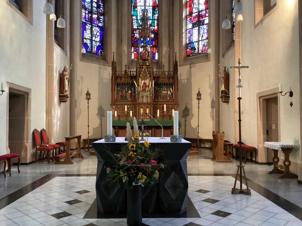 Sliderblick in die Pfarrkirche Kirchherten