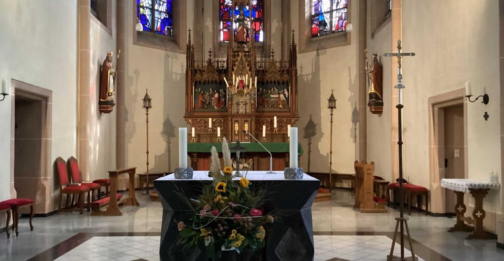 Sliderblick in die Pfarrkirche Kirchherten