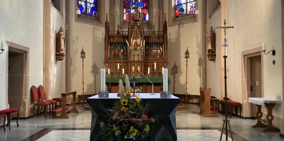 Sliderblick in die Pfarrkirche Kirchherten